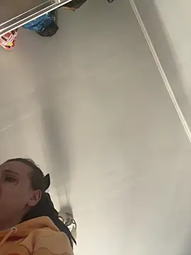 Snapshot of bunnythetailor chatting on February 27, 2026, 11:10 am bunnythetailor online show from February 27, 2026, 11:10 am