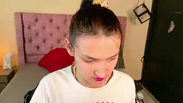 Sofii cutee online show from February 21, 2026, 1:01 pm