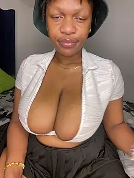 Snapshot of Boneca25 chatting on October 12, 2025, 6:07 pm Boneca25 online show from October 12, 2025, 6:07 pm