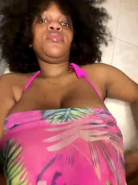 Snapshot of Boneca25 chatting on November 2, 2025, 4:26 am Boneca25 online show from November 2, 2025, 4:26 am