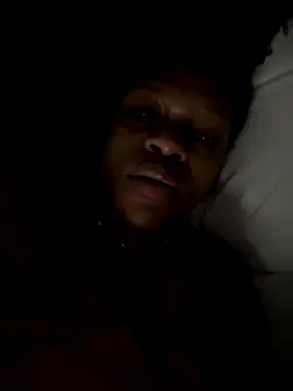 Boneca25 online show from November 28, 2025, 5:32 am