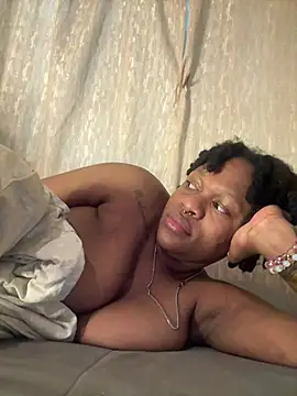 Snapshot of Boneca25 chatting on February 2, 2026, 8:51 pm Boneca25 online show from February 2, 2026, 8:51 pm