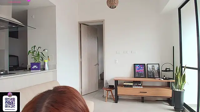 Mara Santoro online show from November 30, 2025, 3:27 pm