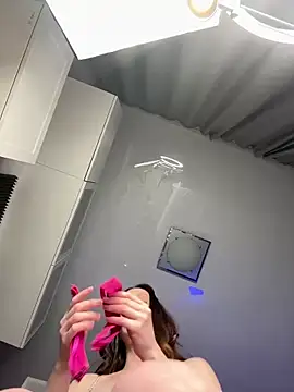 BeautyCutie1 online show from February 19, 2025, 6:11 am