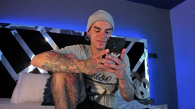Snapshot of kaletattoo chatting on February 18, 2025, 3:10 am kaletattoo online show from February 18, 2025, 3:10 am