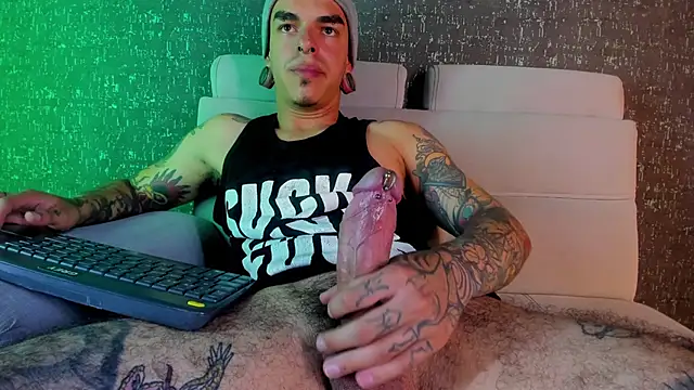 Snapshot of kaletattoo chatting on March 17, 2025, 1:03 am kaletattoo online show from March 17, 2025, 1:03 am