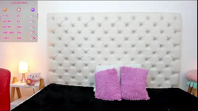 esmeralda06 online show from November 12, 2025, 3:23 pm