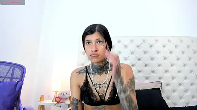 esmeralda06 online show from July 16, 2026, 4:35 pm