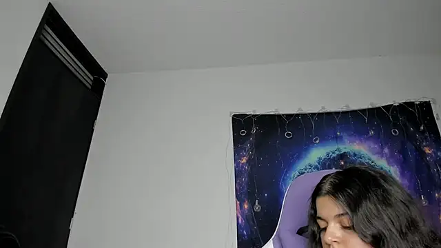 Snapshot of Little_Shaara chatting on February 2, 2025, 1:23 am Little Shaara online show from February 2, 2025, 1:23 am