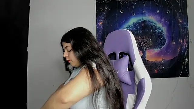 Snapshot of Little_Shaara chatting on February 10, 2025, 7:07 pm Little Shaara online show from February 10, 2025, 7:07 pm