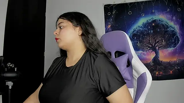 Snapshot of Little_Shaara chatting on February 13, 2025, 7:10 pm Little Shaara online show from February 13, 2025, 7:10 pm