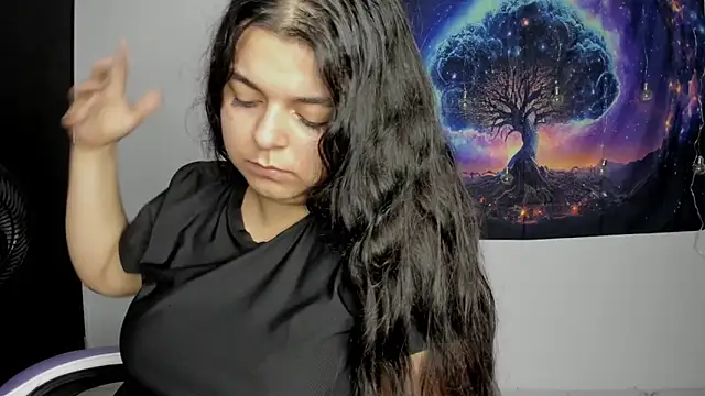 Snapshot of Little_Shaara chatting on February 14, 2025, 1:13 am Little Shaara online show from February 14, 2025, 1:13 am