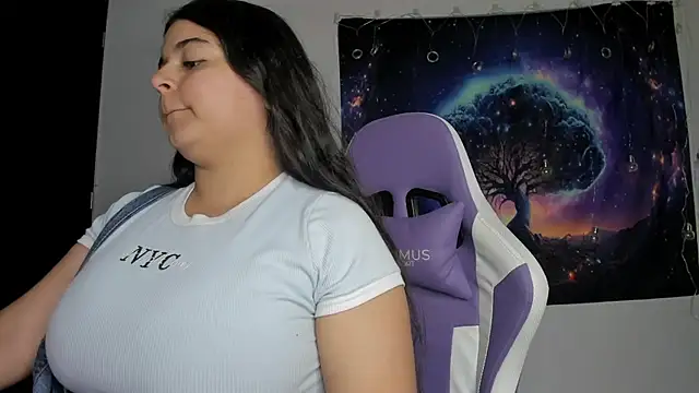 Snapshot of Little_Shaara chatting on February 18, 2025, 6:58 pm Little Shaara online show from February 18, 2025, 6:58 pm