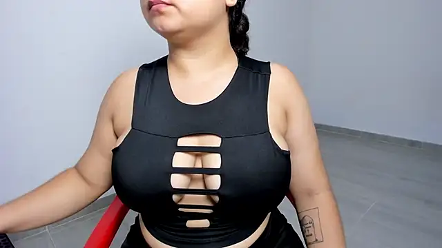 Snapshot of Little_Shaara chatting on March 19, 2025, 11:28 am Little Shaara online show from March 19, 2025, 11:28 am