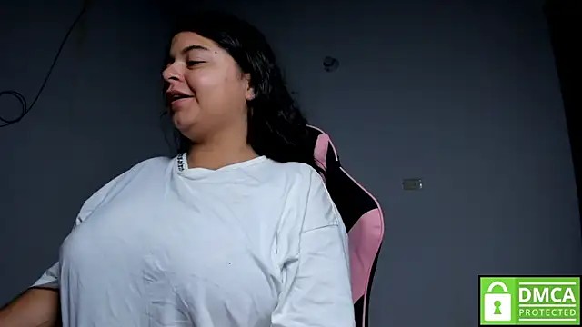 Snapshot of Little_Shaara chatting on October 29, 2025, 8:27 am Little Shaara online show from October 29, 2025, 8:27 am