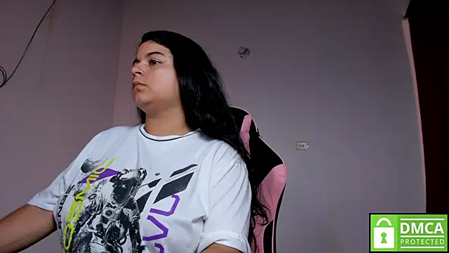 Snapshot of Little_Shaara chatting on October 31, 2025, 8:10 pm Little Shaara online show from October 31, 2025, 8:10 pm