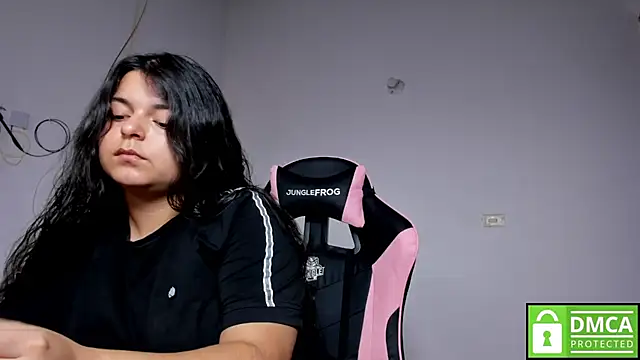 Little Shaara online show from November 25, 2025, 8:42 pm