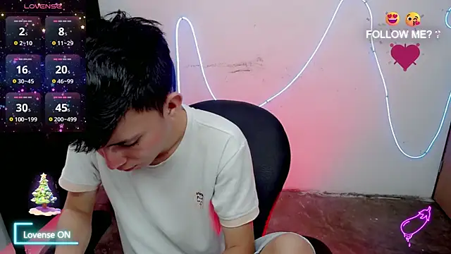 Alexxx lov online show from December 18, 2025, 1:06 pm