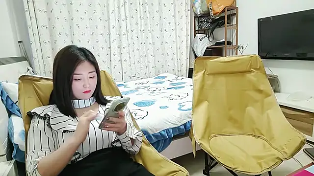 Snapshot of Awzd chatting on March 8, 2025, 2:08 pm Awzd online show from March 8, 2025, 2:08 pm