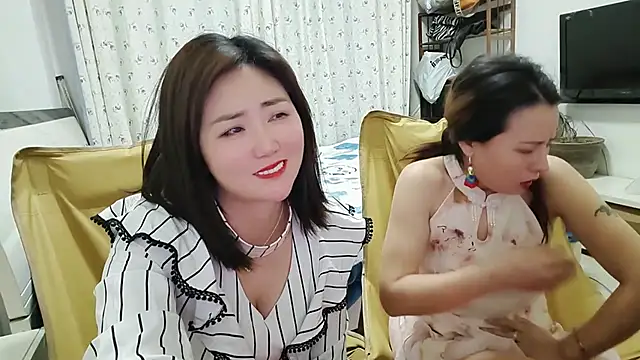 Snapshot of Awzd chatting on March 8, 2025, 5:11 pm Awzd online show from March 8, 2025, 5:11 pm