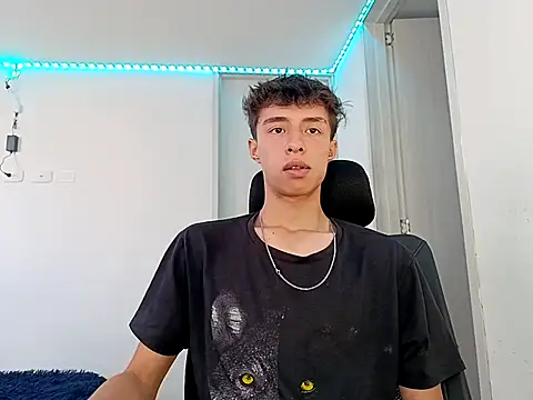 Juanmres online show from September 30, 2025, 7:41 pm