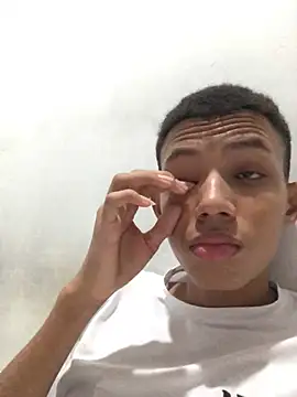 Alvarozzxv online show from February 1, 2025, 6:21 am