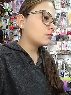 Vale Saenzz online show from December 1, 2025, 7:08 pm