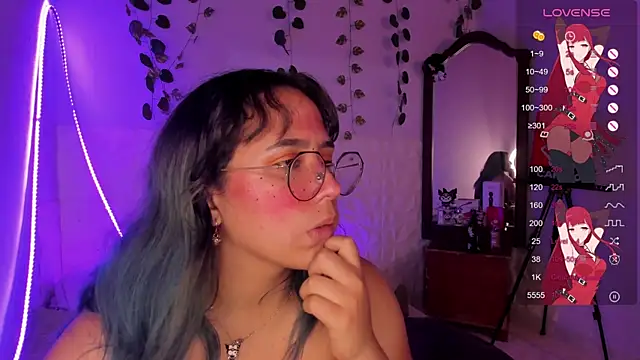 Ludovica6669 online show from February 24, 2025, 10:25 pm