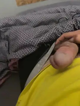 yannusgir33 online show from March 11, 2025, 10:31 pm