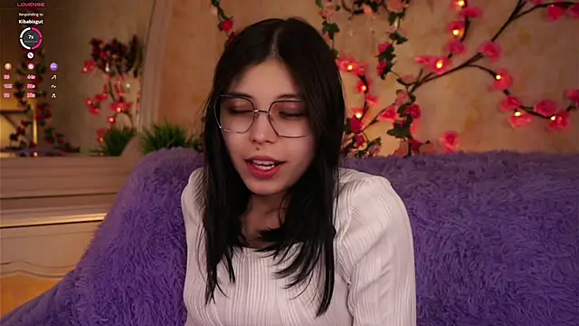 DarelleFare online show from November 11, 2025, 12:38 pm