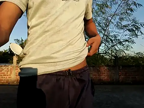 Snapshot of HomeCum chatting on November 18, 2025, 10:31 am HomeCum online show from November 18, 2025, 10:31 am