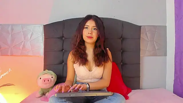 Alice evans lov online show from February 10, 2025, 5:14 am