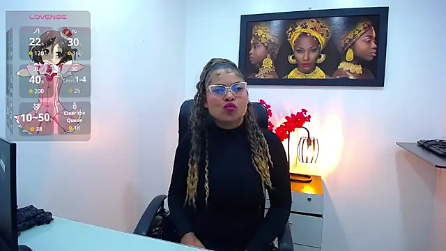 CamiilaReyes online show from October 23, 2025, 1:32 pm