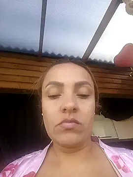 Snapshot of Amberr-Fox chatting on September 21, 2025, 9:05 pm Amberr-Fox online show from September 21, 2025, 9:05 pm