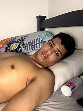 Snapshot of Santiago-Thompson chatting on October 20, 2025, 7:42 am Santiago-Thompson online show from October 20, 2025, 7:42 am