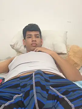 Snapshot of Santiago-Thompson chatting on October 23, 2025, 3:33 pm Santiago-Thompson online show from October 23, 2025, 3:33 pm