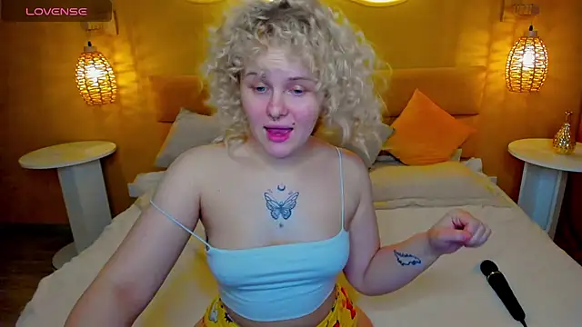 PamelaLloyd online show from March 21, 2025, 1:02 am