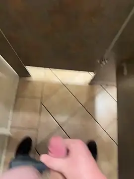 Snapshot of Seanoofss12 chatting on April 8, 2026, 5:13 pm Seanoofss12 online show from April 8, 2026, 5:13 pm