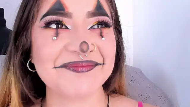 Shanntal  online show from October 3, 2025, 7:55 pm