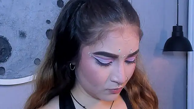 Snapshot of Shanntal_ chatting on November 12, 2025, 7:24 pm Shanntal online show from November 12, 2025, 7:24 pm