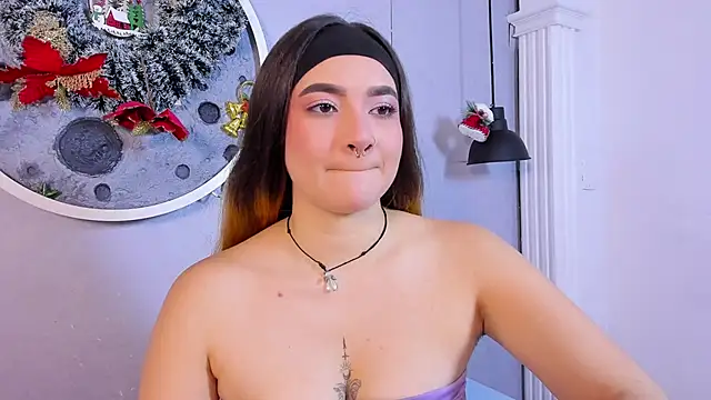 Snapshot of Shanntal_ chatting on December 18, 2025, 7:53 pm Shanntal online show from December 18, 2025, 7:53 pm