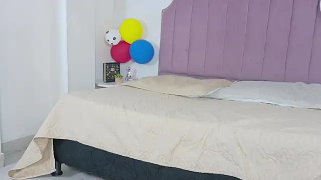 Snapshot of Shanntal_ chatting on June 30, 2026, 7:59 pm Shanntal online show from June 30, 2026, 7:59 pm