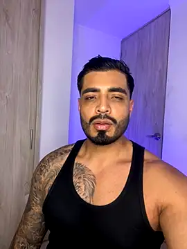 LeandroRusso online show from November 8, 2025, 2:12 am