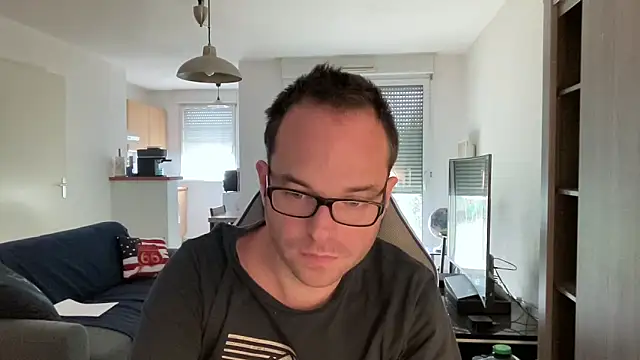 Snapshot of Funnyjul31 chatting on February 9, 2025, 2:29 pm Funnyjul31 online show from February 9, 2025, 2:29 pm