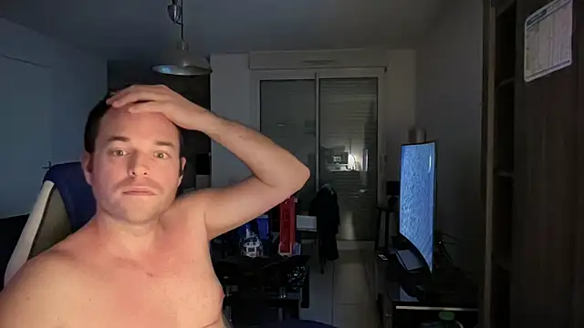 Snapshot of Funnyjul31 chatting on February 28, 2025, 8:39 pm Funnyjul31 online show from February 28, 2025, 8:39 pm