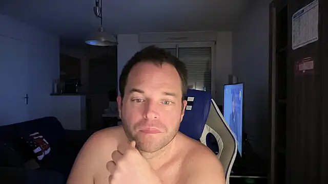 Snapshot of Funnyjul31 chatting on March 5, 2025, 7:06 pm Funnyjul31 online show from March 5, 2025, 7:06 pm