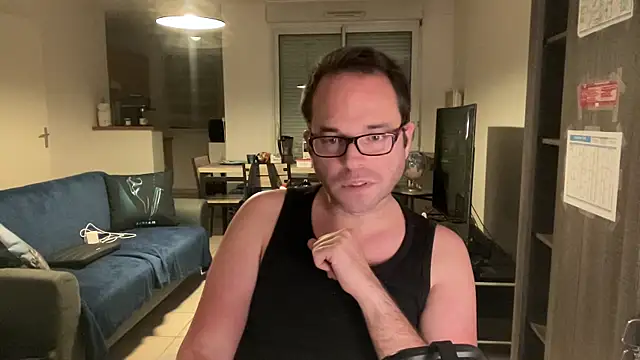 Funnyjul31 online show from November 21, 2025, 7:23 pm