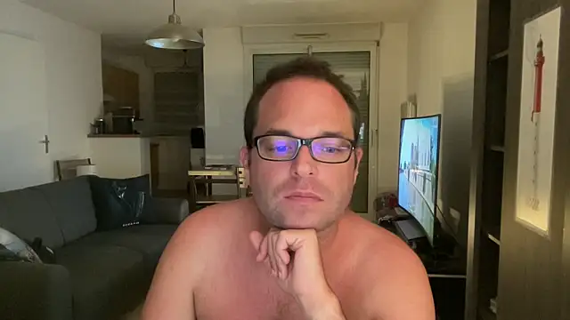 Funnyjul31 online show from June 19, 2026, 4:33 pm