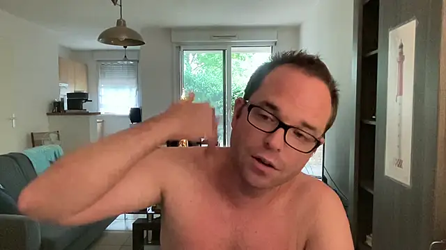 Funnyjul31 online show from August 3, 2026, 4:33 pm