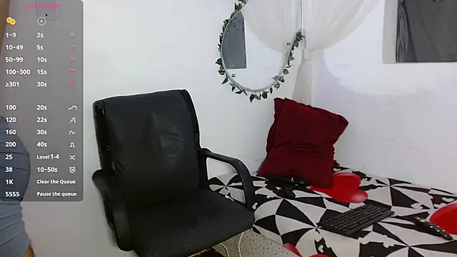 Luna-Naughty online show from November 29, 2025, 2:36 am